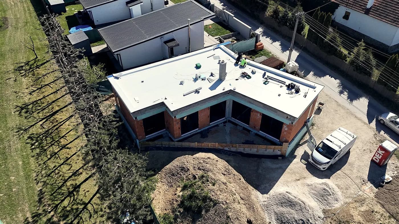 Bungalov do tvaru V