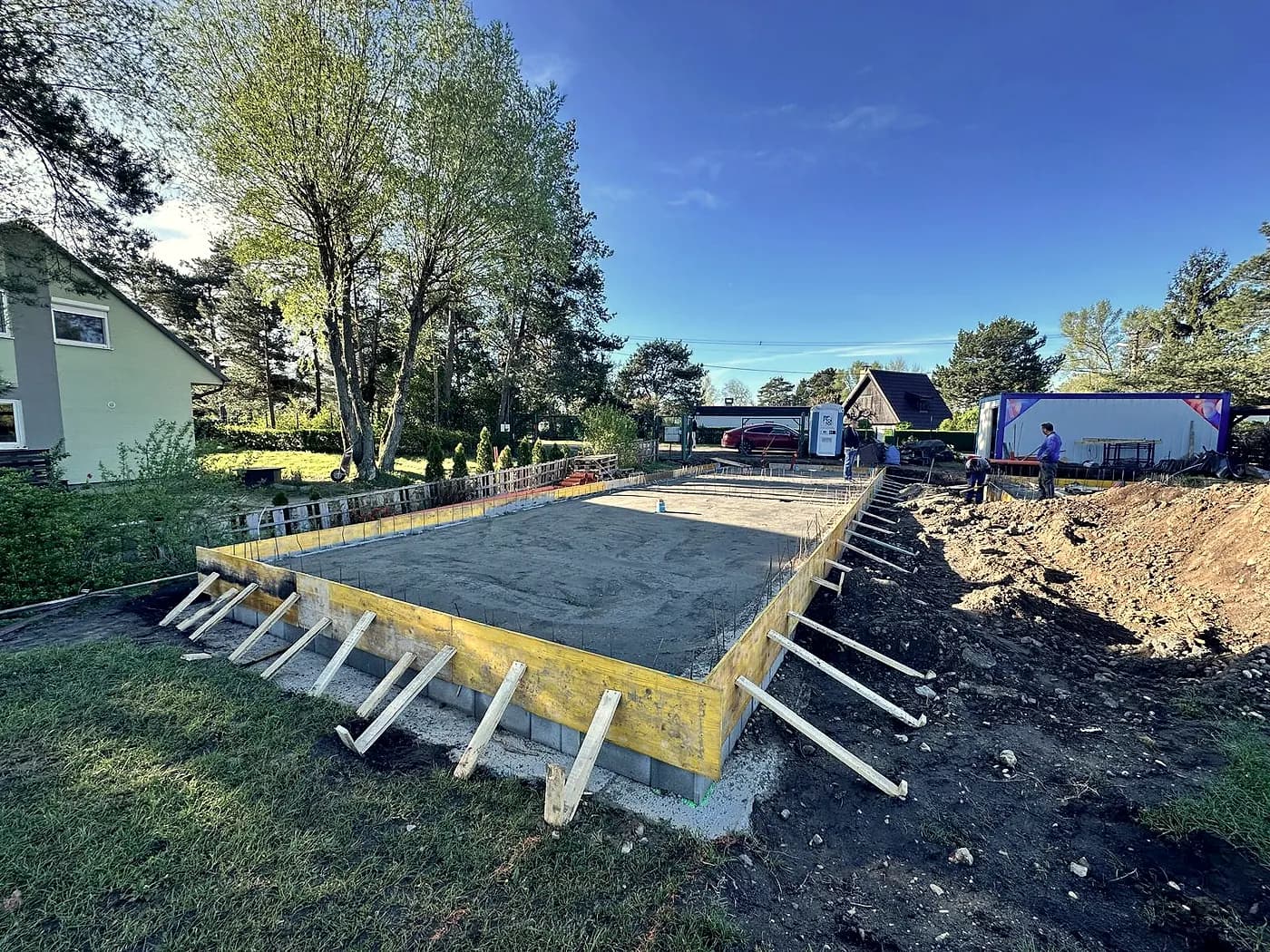 Debnenie základovej dosky