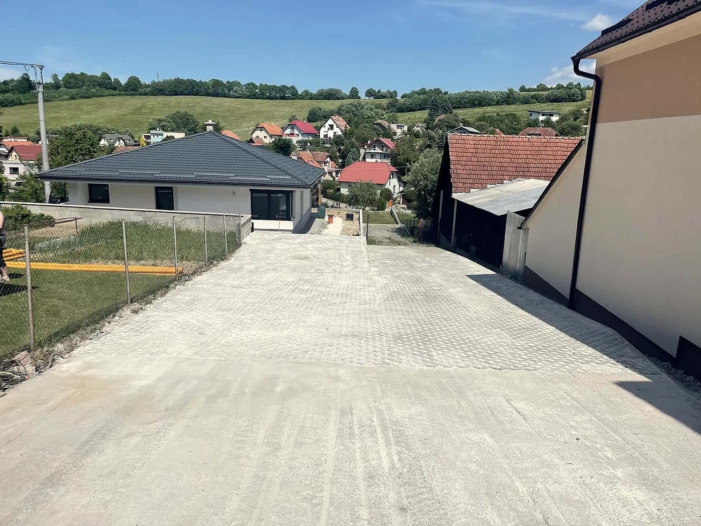Dokončená prístupová komunikácia