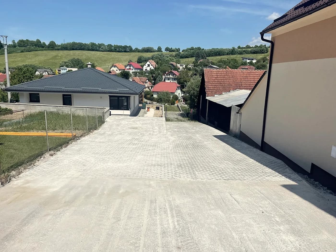 Komunikácia medzi rodinnými domami