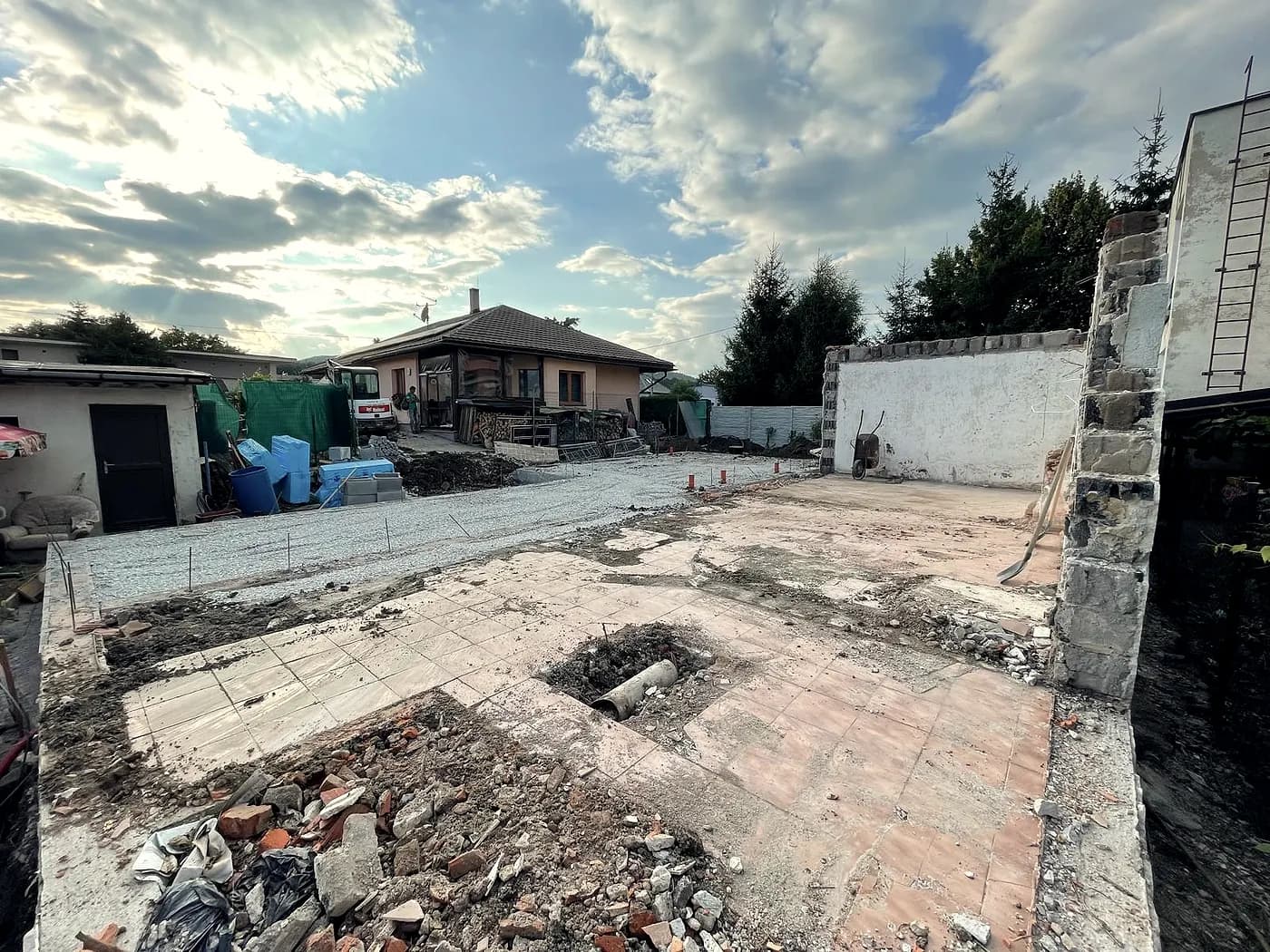 Vyčistená plocha po asanácii